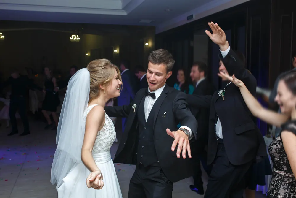 live band vs DJ wedding entertainment